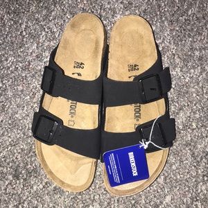 NWT black Birkenstock unisex size 42